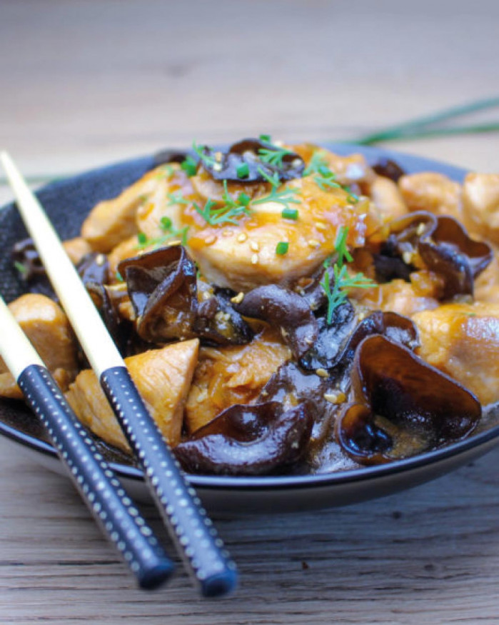 Poulet sauté champignon noir, Riz cantonnais 