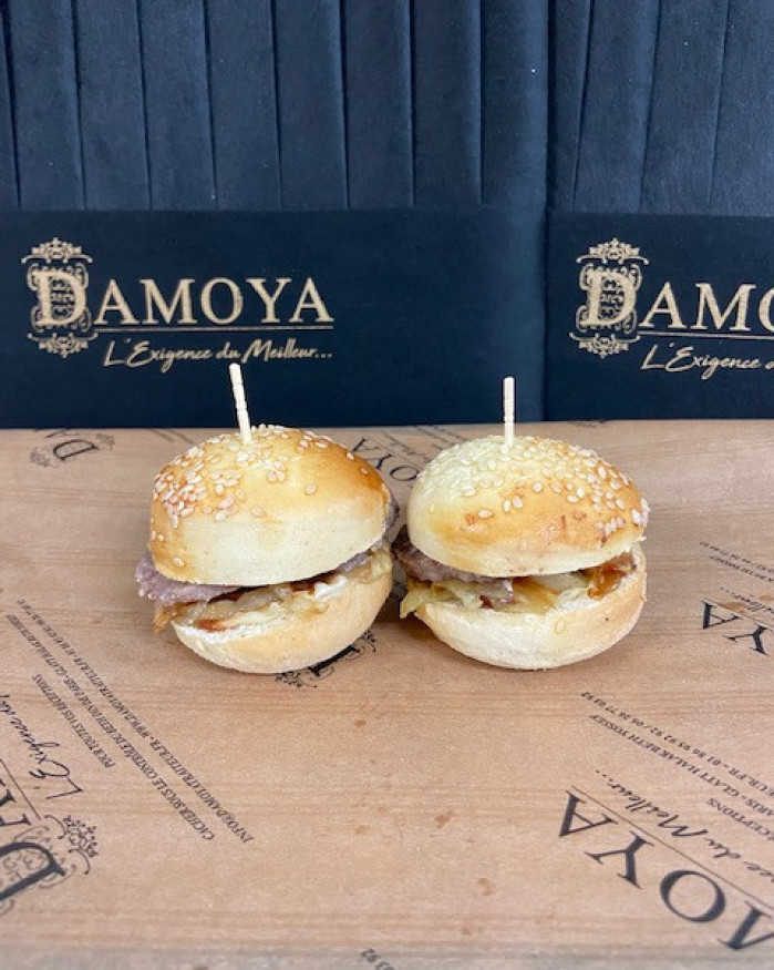 Mini burger oignons caramélisés – 24 pièces