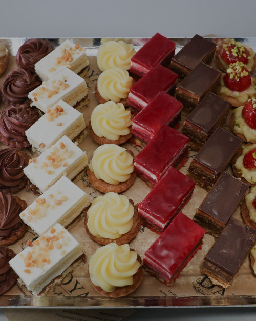 Assortiment de Patisserie Lunch 18 Pièces