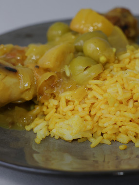 Tajine de Poulet Olives & citrons confits, riz safrané